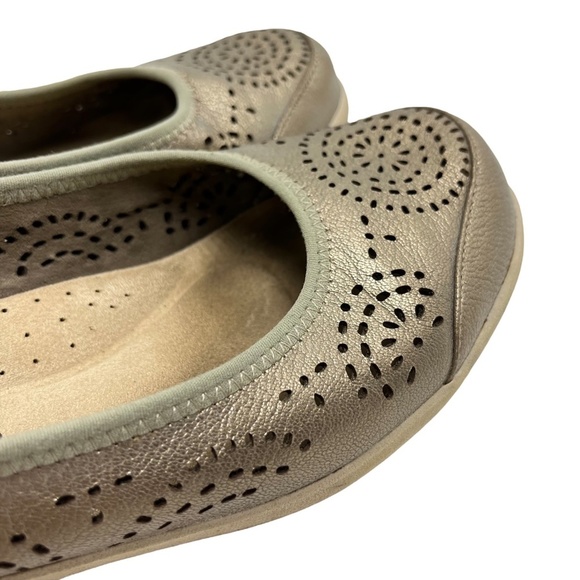 ROCKPORT Metallic Pewter Laser Cut Out Flats Slip On Loafers Genuine Leather 7.5 - Picture 4 of 16